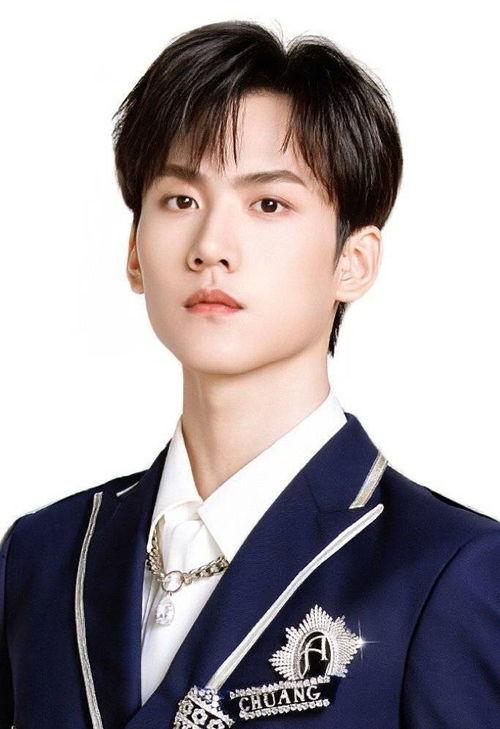 张明星晋能,崛起的影视新星，演绎人生精彩篇章